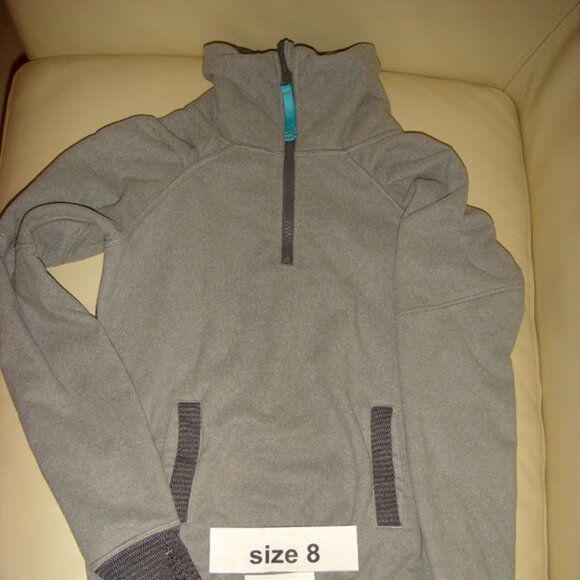 Ivivva Girl by Lululemon 🍋 Shiver Stopper Sherpa grey pullover size 8 - Picture 3 of 5